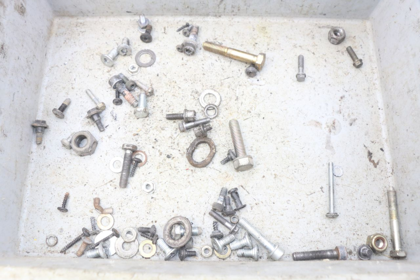 photo de TORBA ZESTAW ŚRUB I WKRĘTÓW PEUGEOT LUDIX 50 (2005 - 2007) - Widok główny