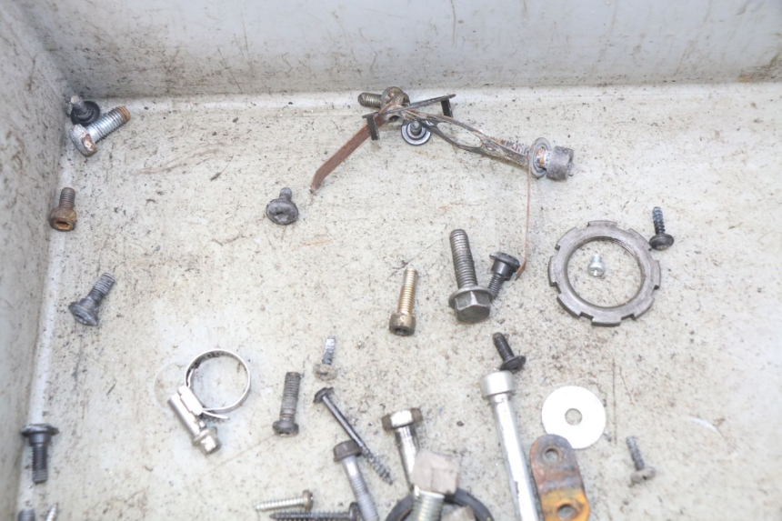 photo de WOREK ŚRUB I WKRĘTÓW PEUGEOT LUDIX 50 (2008 - 2017) - Inny kąt widzenia