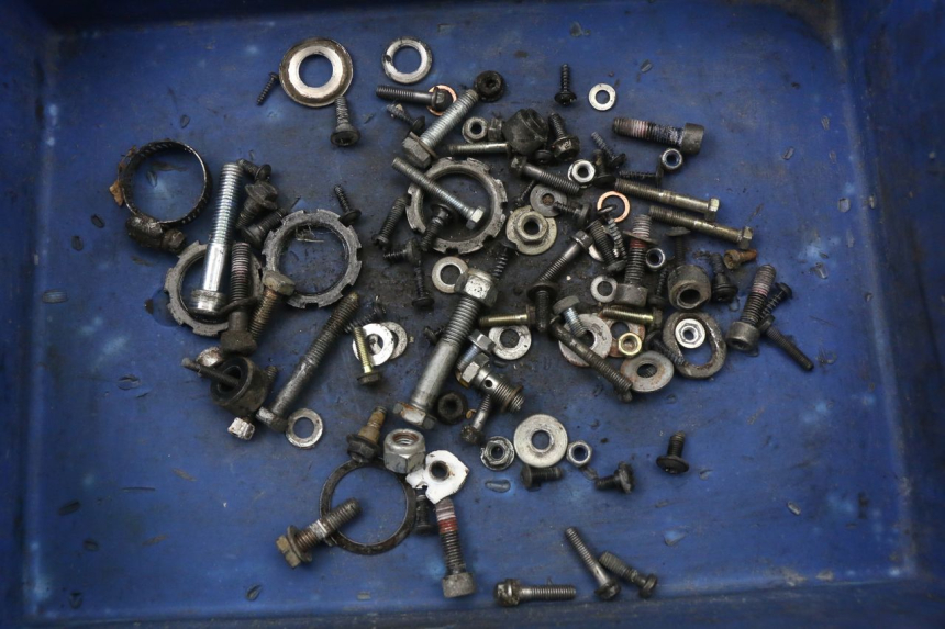 photo de TORBA ZESTAW ŚRUB I WKRĘTÓW PEUGEOT LUDIX 50 (2005 - 2007) - Widok główny