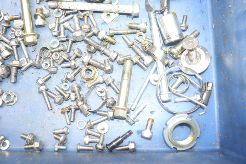 photo de WOREK ŚRUB I ŚRUBEK MASAI SCRAMBLER SPORT 125 (2021 - 2025) - Zbliżenie techniczne