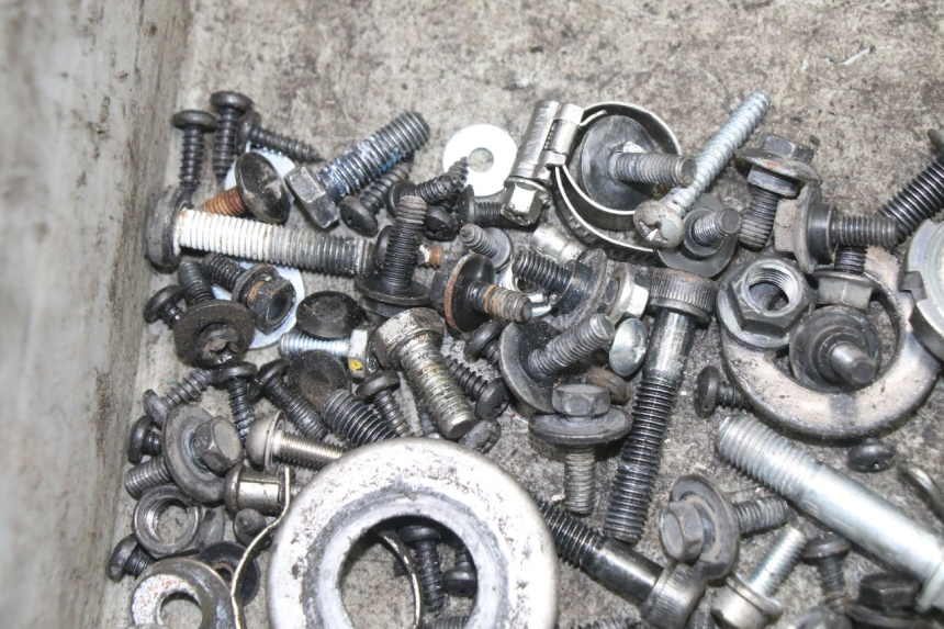 photo de WOREK ŚRUB I ŚRUBEK MBK OVETTO ONE 2T 50 (2013 - 2017) - Szczegół części