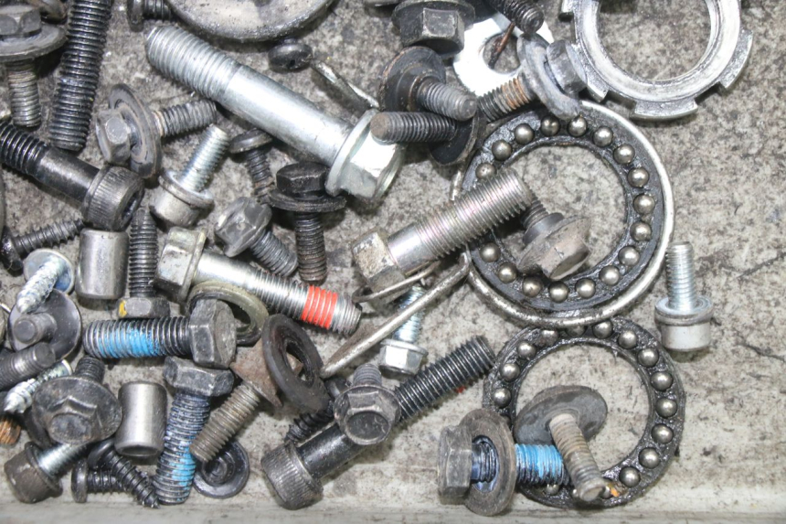 photo de WOREK ŚRUB I ŚRUBEK MBK OVETTO ONE 2T 50 (2013 - 2017) - Zbliżenie techniczne