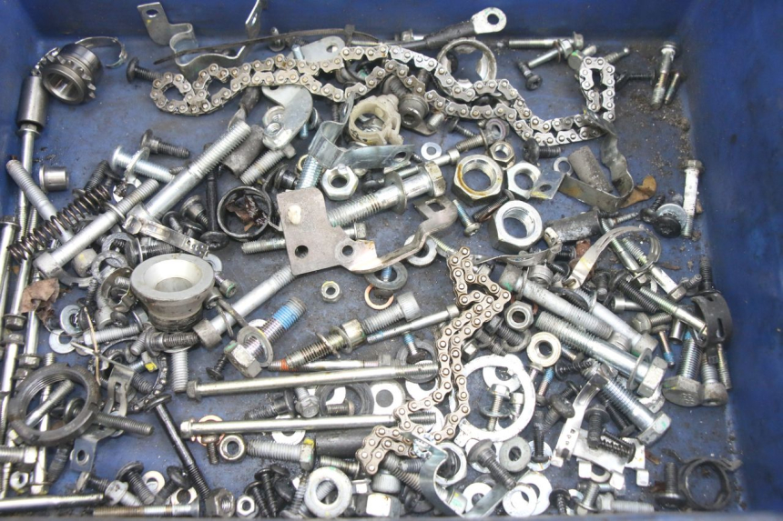 photo de WOREK Z ŚRUBAMI I ELEMENTAMI ZŁĄCZNYMI PIAGGIO MEDLEY 125 (2016 - 2023) - Szczegół części