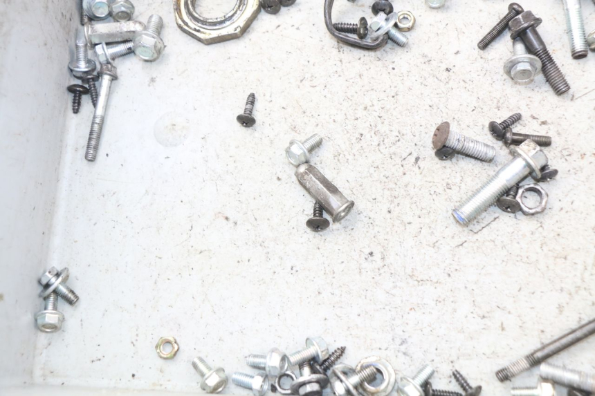 photo de TORBA ZESTAW ŚRUB I WKRĘTÓW JM MOTORS MIA 50 (2017 - 2020) - Zoom stanu zużycia