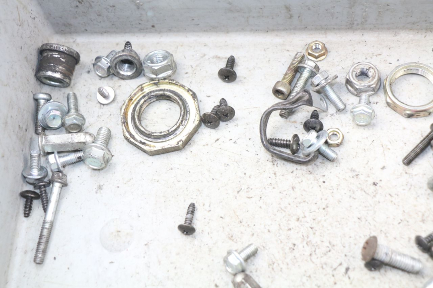 photo de TORBA ZESTAW ŚRUB I WKRĘTÓW JM MOTORS MIA 50 (2017 - 2020) - Inny kąt widzenia