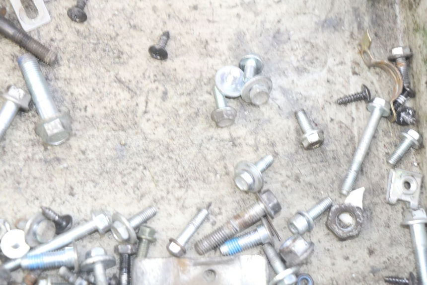 photo de TORBA ZESTAW ŚRUB I WKRĘTÓW JM MOTORS MIA 50 (2017 - 2020) - Zoom stanu zużycia