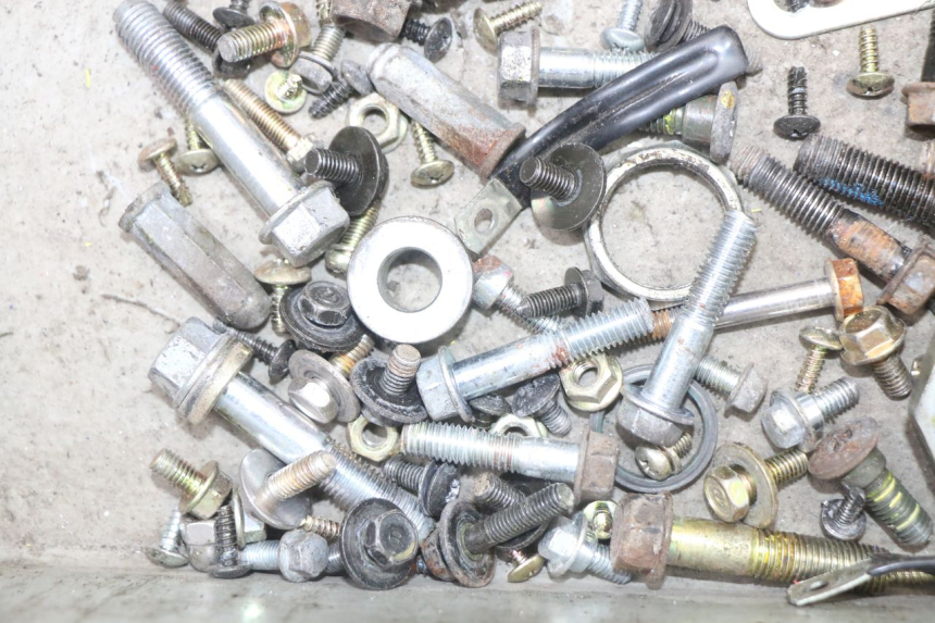 photo de WOREK ŚRUB I WKRĘTÓW SYM MIO 50 (2011 - 2017) - Inny kąt widzenia