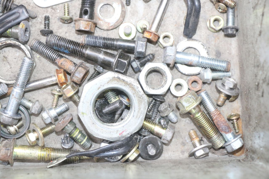 photo de WOREK ŚRUB I WKRĘTÓW SYM MIO 50 (2011 - 2017) - Zbliżenie techniczne