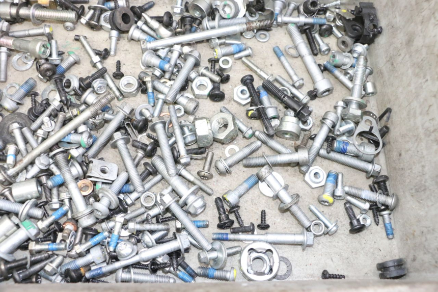 photo de WOREK ŚRUB I WKRĘTÓW PIAGGIO MP3 HPE 310 (2024 - 2025) - Szczegół części