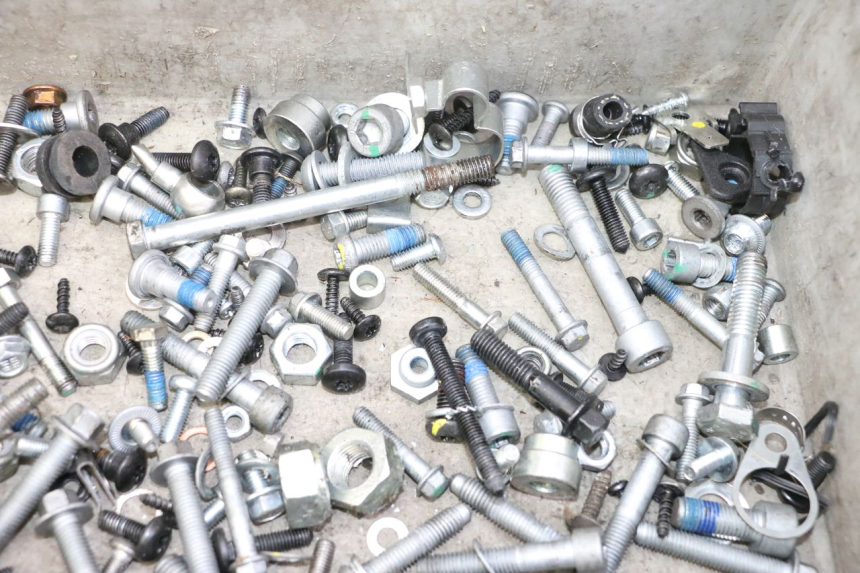 photo de WOREK ŚRUB I WKRĘTÓW PIAGGIO MP3 HPE 310 (2024 - 2025) - Zbliżenie techniczne