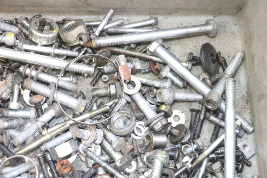 photo de WOREK ŚRUB I WKRĘTÓW PIAGGIO MP3 LT 300 (2010 - 2016) - Zbliżenie techniczne