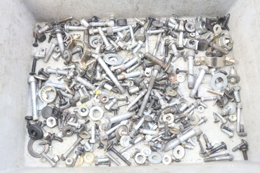 photo de TORBA ZESTAW ŚRUB I WKRĘTÓW PIAGGIO MP3 500 (2011 - 2015) - Widok główny