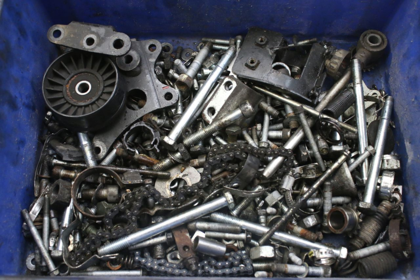 photo de WOREK ŚRUB I ŚRUBEK PIAGGIO MP3 RL 250 (2006 - 2010) - Widok główny