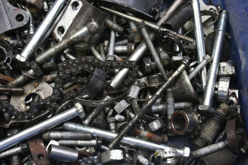 photo de WOREK ŚRUB I ŚRUBEK PIAGGIO MP3 RL 250 (2006 - 2010) - Zoom stanu zużycia