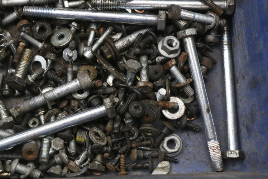 photo de WOREK ŚRUB I WKRĘTÓW PIAGGIO MP3 125 (2006 - 2014) - Zbliżenie techniczne