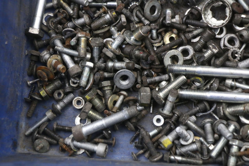 photo de WOREK ŚRUB I WKRĘTÓW PIAGGIO MP3 125 (2006 - 2014) - Inny kąt widzenia