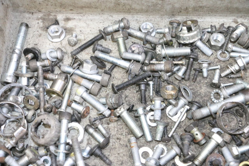 photo de WOREK ŚRUB I WKRĘTÓW PIAGGIO MP3 125 (2006 - 2014) - Szczegół części