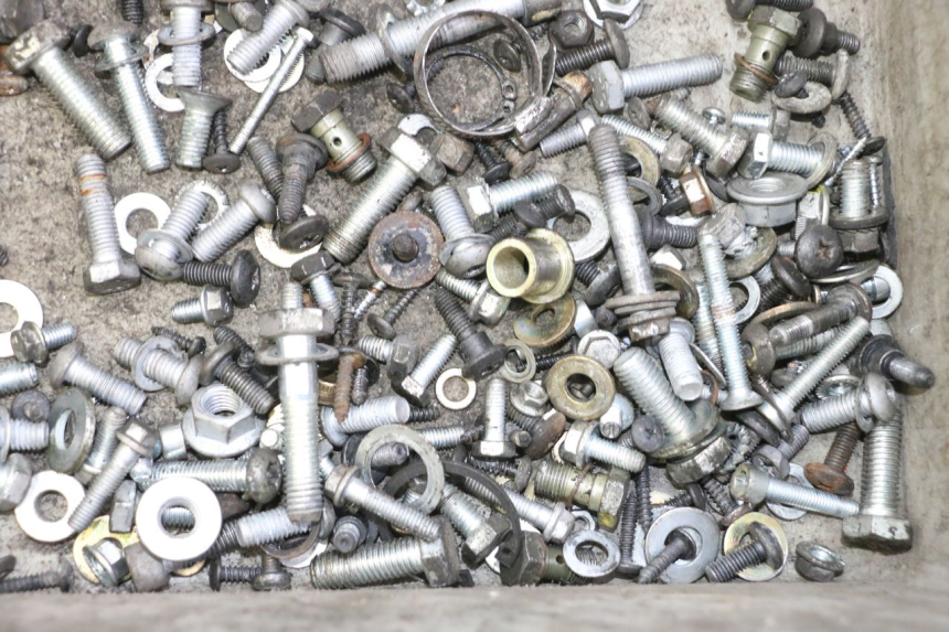 photo de WOREK ŚRUB I WKRĘTÓW PIAGGIO MP3 125 (2006 - 2014) - Inny kąt widzenia