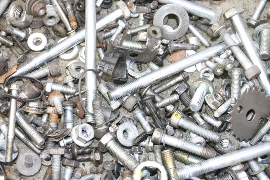 photo de WOREK ŚRUB I ŚRUBEK PIAGGIO MP3 RL 250 (2006 - 2010) - Szczegół części