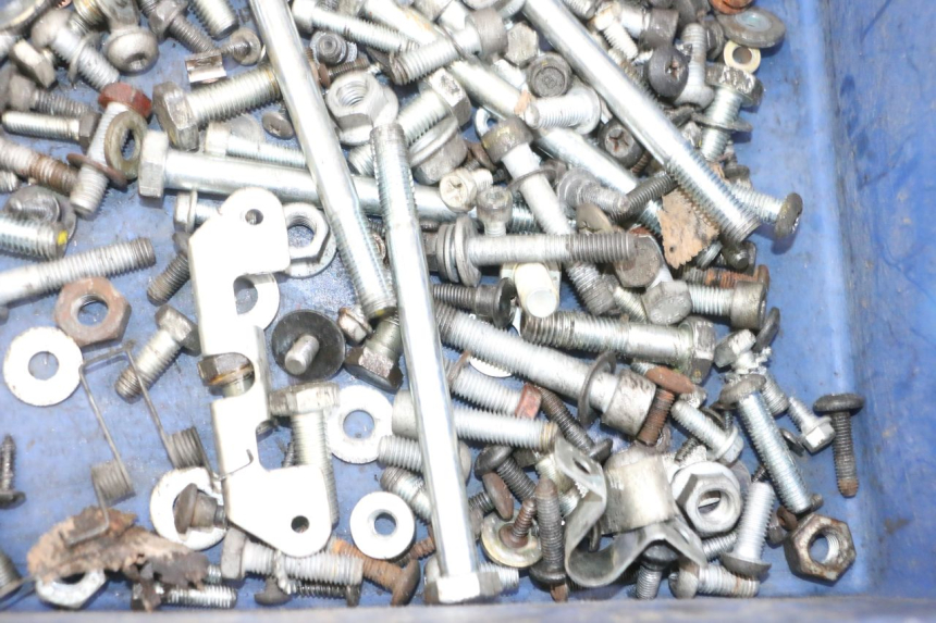 photo de WOREK ŚRUB I WKRĘTÓW PIAGGIO MP3 125 (2006 - 2014) - Inny kąt widzenia