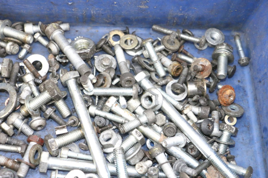 photo de WOREK ŚRUB I WKRĘTÓW PIAGGIO MP3 125 (2006 - 2014) - Zbliżenie techniczne