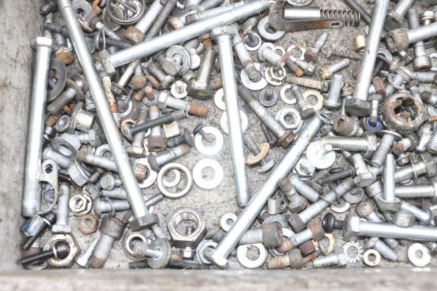 photo de WOREK ŚRUB I ŚRUBEK PIAGGIO MP3 RL 250 (2006 - 2010) - Inny kąt widzenia