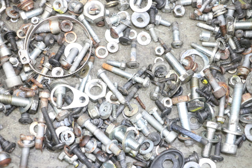 photo de WOREK ŚRUB I ŚRUBEK PIAGGIO MP3 RL 250 (2006 - 2010) - Szczegół części