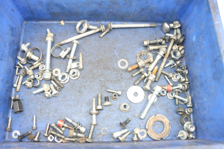 photo de WOREK Z ŚRUBAMI I ELEMENTAMI ZŁĄCZNYMI RIEJU MRT 50 (2018 - 2021) - Szczegół części