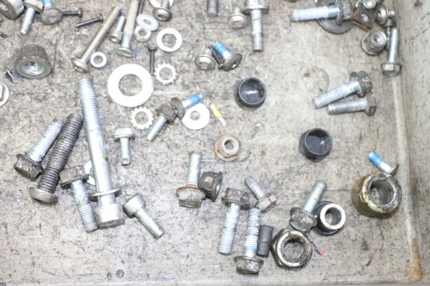 photo de WOREK Z ŚRUBAMI I ELEMENTAMI ZŁĄCZNYMI RIEJU MRT 50 (2018 - 2021) - Zoom stanu zużycia