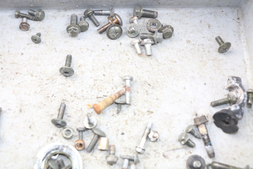 photo de TORBA ZESTAW ŚRUB I WKRĘTÓW YAMASAKI MSX 50 (2013 - 2022) - Zbliżenie techniczne