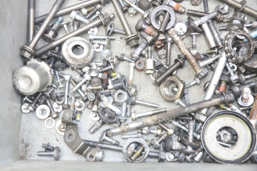 photo de TORBA ZESTAW ŚRUB I WKRĘTÓW YAMAHA MT-07 MT07 ABS 700 (2014 - 2017) - Zoom stanu zużycia