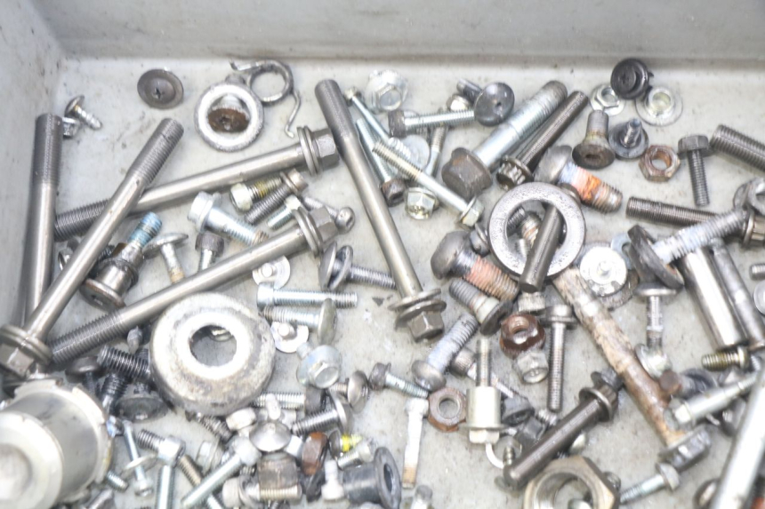 photo de TORBA ZESTAW ŚRUB I WKRĘTÓW YAMAHA MT-07 MT07 ABS 700 (2014 - 2017) - Inny kąt widzenia