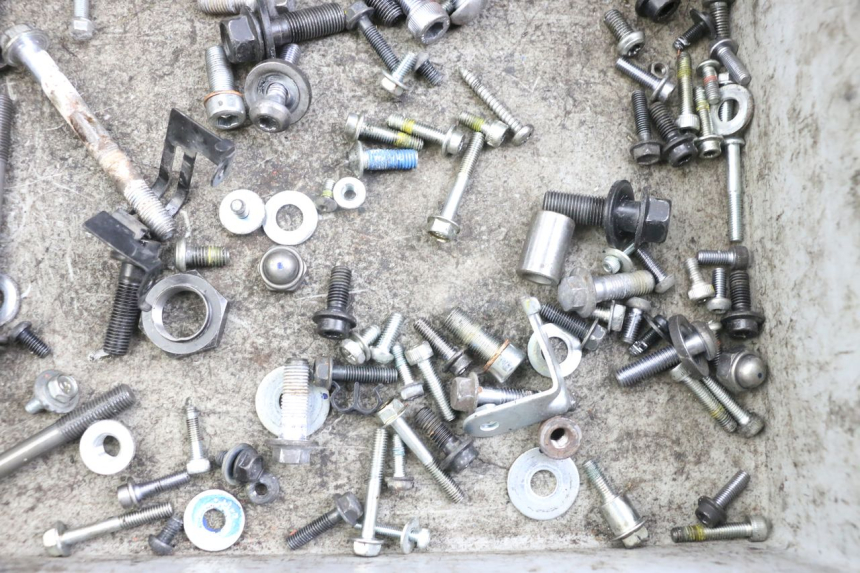 photo de TORBA ZESTAW ŚRUB I WKRĘTÓW YAMAHA MT-07 MT07 ABS 700 (2014 - 2017) - Zoom stanu zużycia