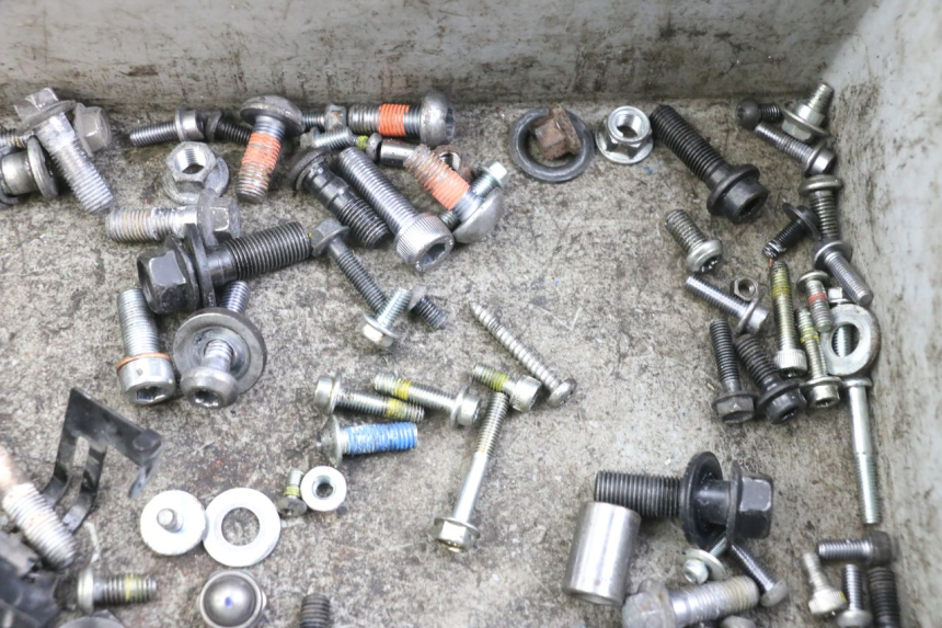 photo de TORBA ZESTAW ŚRUB I WKRĘTÓW YAMAHA MT-07 MT07 ABS 700 (2014 - 2017) - Inny kąt widzenia