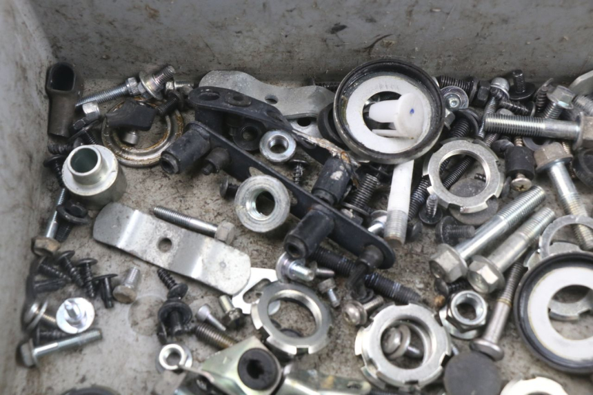 photo de WOREK ŚRUB I WKRĘTÓW MBK MW TRYPTIK 125 (2017 - 2022) - Zbliżenie techniczne