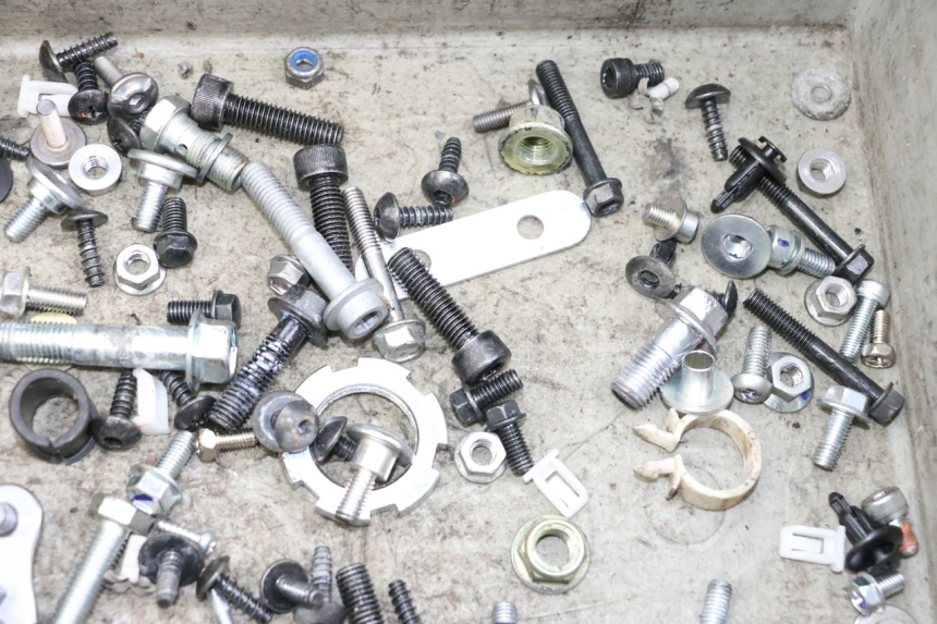 photo de WOREK ŚRUB I ŚRUBEK YAMAHA NEO'S CORE 1 (2022 - 2026) - Widok ogólny