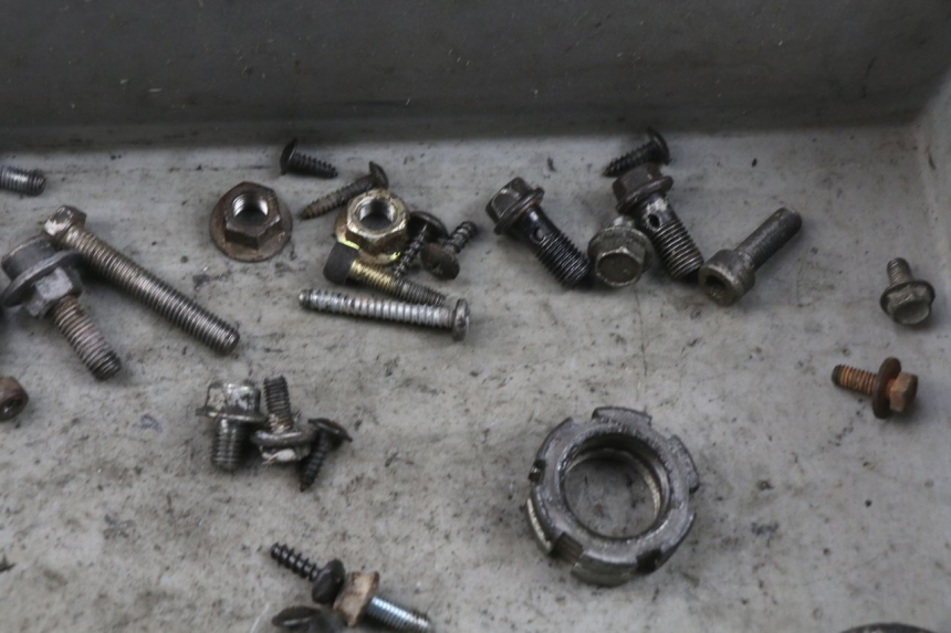 photo de WOREK ŚRUB I WKRĘTÓW YAMAHA NEO'S NEOS 2T 50 (2007 - 2017) - Inny kąt widzenia