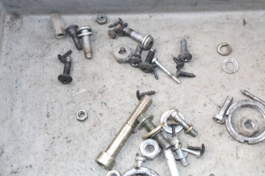 photo de WOREK ŚRUB I WKRĘTÓW PIAGGIO NEW TYPHOON 50 (2010 - 2017) - Inny kąt widzenia