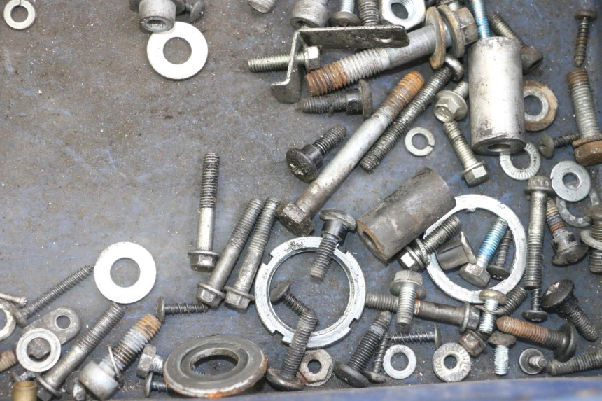 photo de WOREK ŚRUB I WKRĘTÓW PIAGGIO NEW TYPHOON 50 (2018 - 2021) - Zbliżenie techniczne