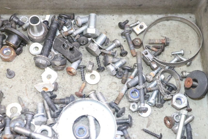 photo de WOREK ŚRUB I WKRĘTÓW GILERA NEXUS 125 (2009 - 2013) - Inny kąt widzenia