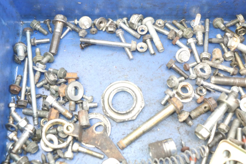 photo de TORBA ZESTAW ŚRUB I WKRĘTÓW HONDA NHX LEAD 110 (2008 - 2010) - Inny kąt widzenia