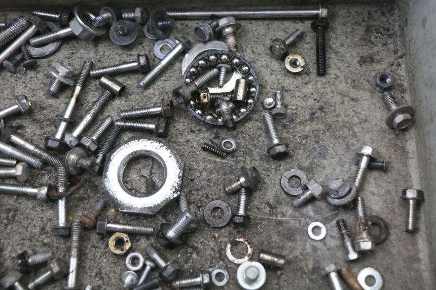 photo de TORBA ZESTAW ŚRUB I WKRĘTÓW HONDA NHX LEAD 110 (2008 - 2010) - Zoom stanu zużycia