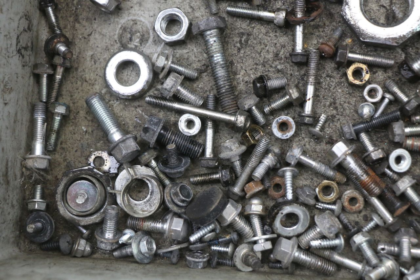 photo de TORBA ZESTAW ŚRUB I WKRĘTÓW HONDA NHX LEAD 110 (2008 - 2010) - Inny kąt widzenia