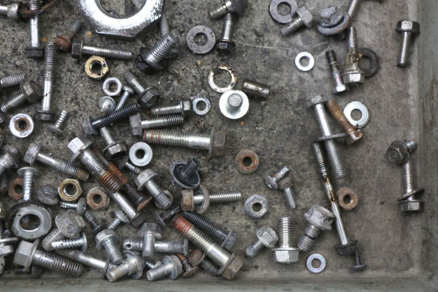 photo de TORBA ZESTAW ŚRUB I WKRĘTÓW HONDA NHX LEAD 110 (2008 - 2010) - Zbliżenie techniczne