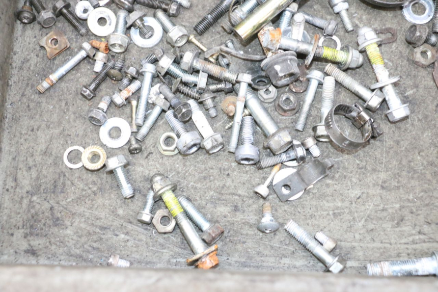 photo de WOREK ŚRUB I WKRĘTÓW HONDA NSR R 125 (1994 - 2003) - Inny kąt widzenia