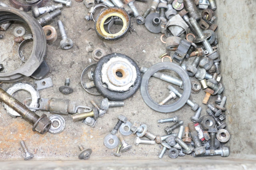 photo de WOREK ŚRUB I WKRĘTÓW HONDA NTV DEAUVILLE 650 (1998 - 2001) - Zoom stanu zużycia