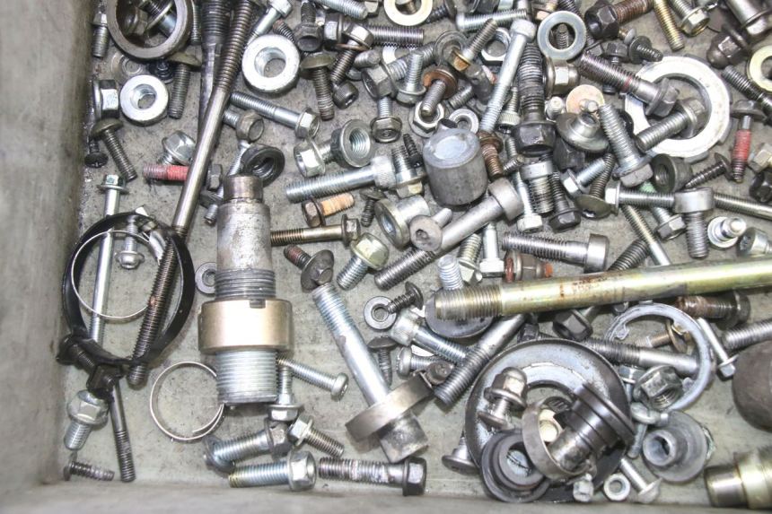 photo de WOREK ŚRUB I WKRĘTÓW HONDA NTV DEAUVILLE 650 (2001 - 2006) - Inny kąt widzenia