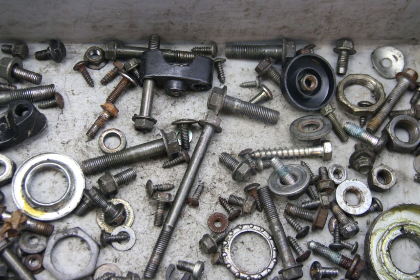 photo de WOREK ŚRUB I WKRĘTÓW SELECT UP OCTALIS 125 (2007 - 2012) - Widok ogólny