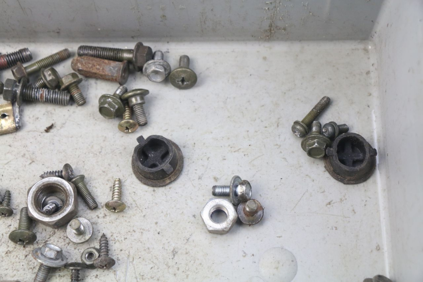 photo de WOREK ŚRUB I WKRĘTÓW SYM ORBIT 2 4T 50 (2008 - 2017) - Inny kąt widzenia