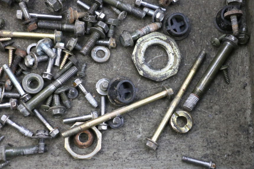 photo de WOREK ŚRUB I WKRĘTÓW SYM ORBIT 2 50 (2008 - 2014) - Zbliżenie techniczne